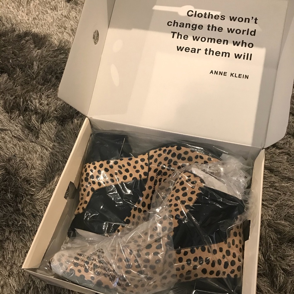 Anne Klein Parson Leopard Booties - Size 11M (NWT)